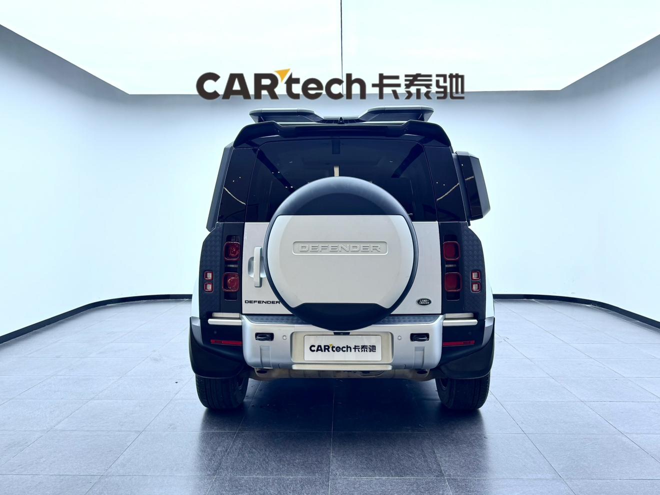 Land Rover Defender 2022 thumb 3