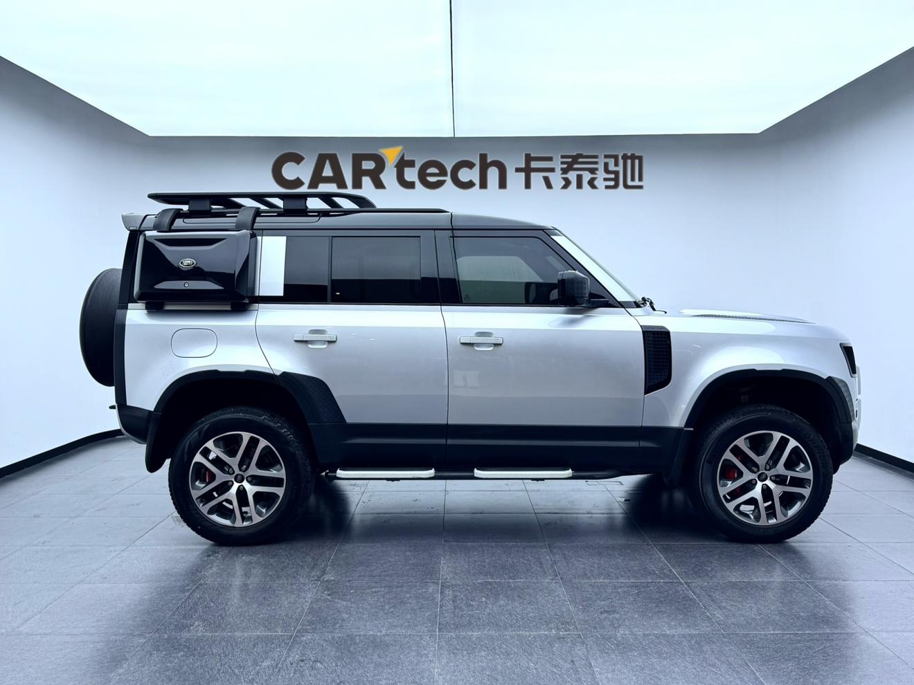 Land Rover Defender 2022 thumb 5