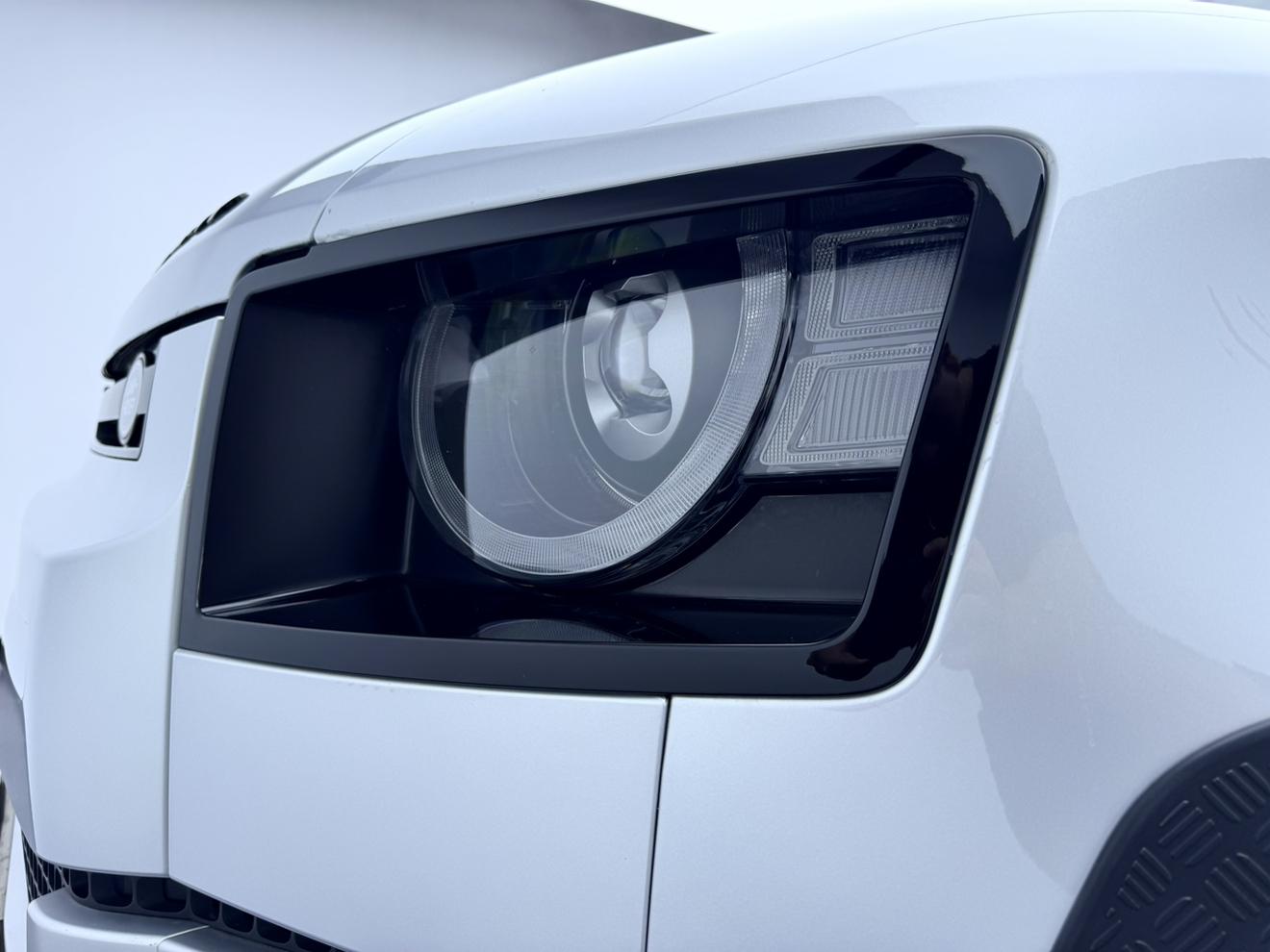 Land Rover Defender 2022 thumb 10