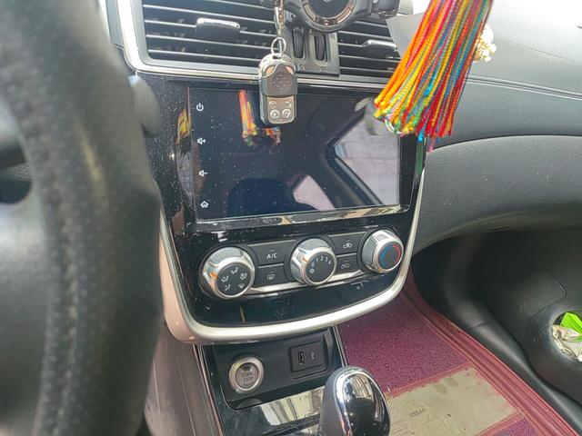 Nissan Tiida 2019 thumb 6