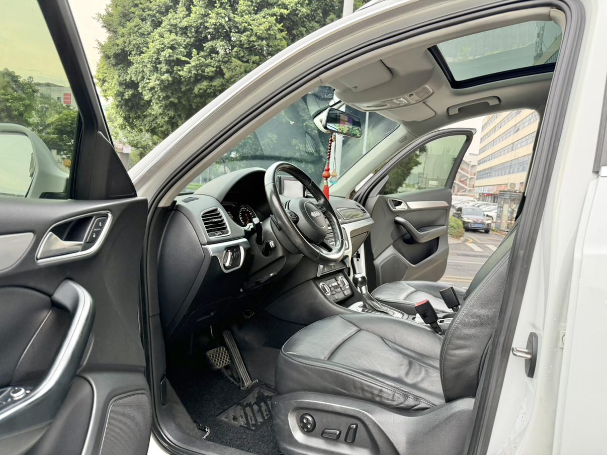 Audi Q3 2013 thumb 10