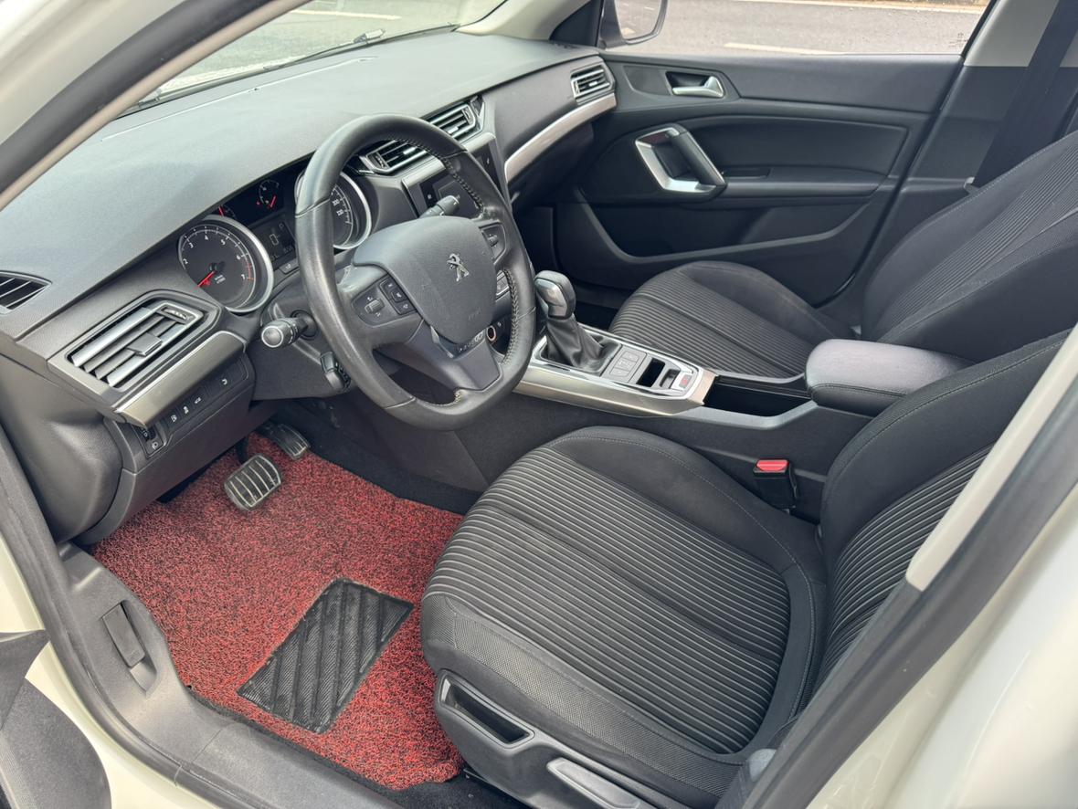 Peugeot 408 2016 thumb 12