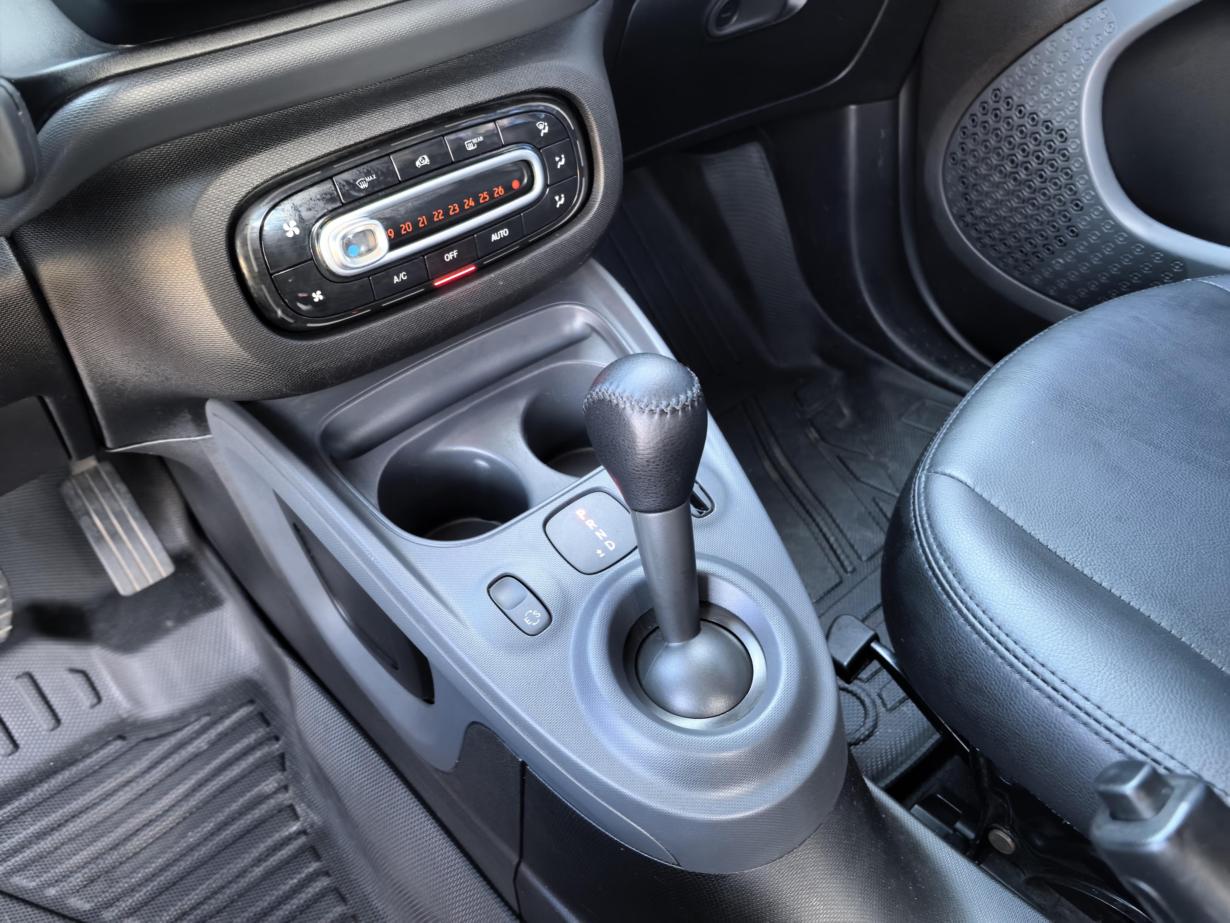 Smart Fortwo 2015 thumb 12