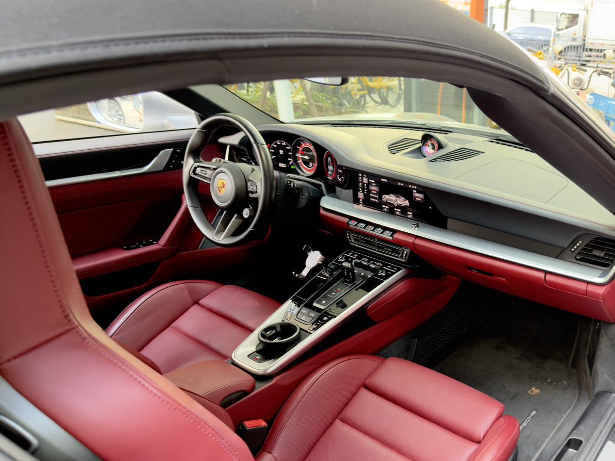 Porsche 911 2020 thumb 9