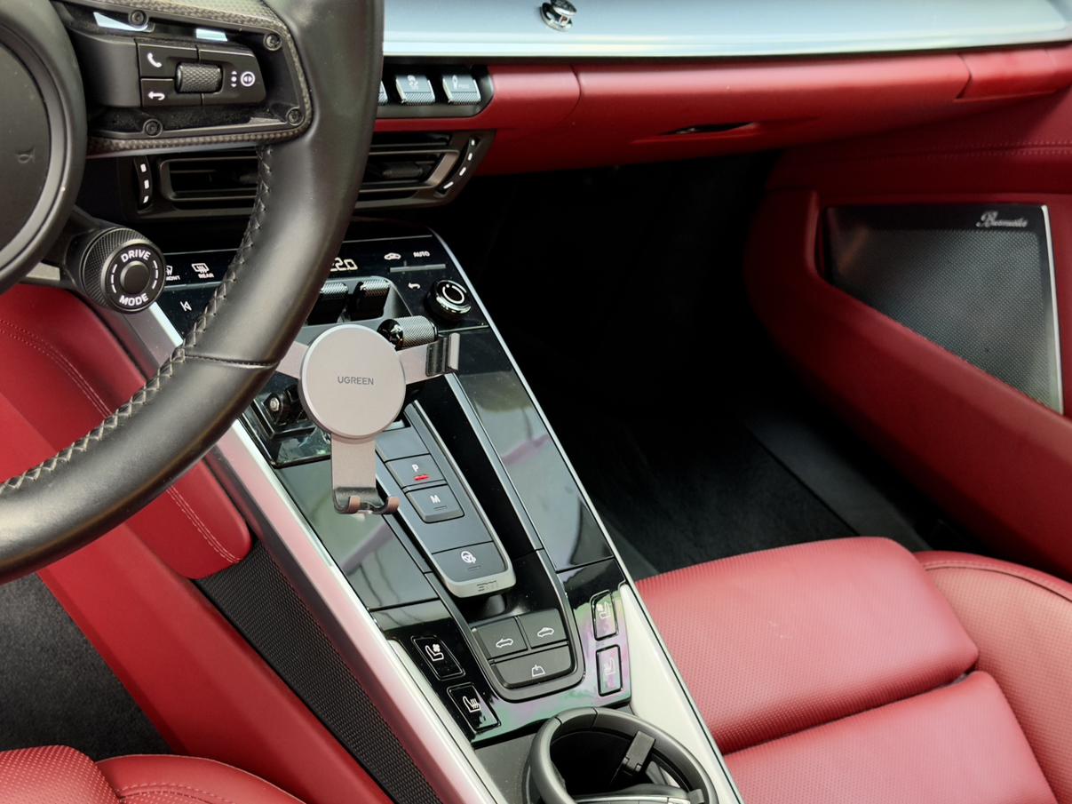 Porsche 911 2020 thumb 11