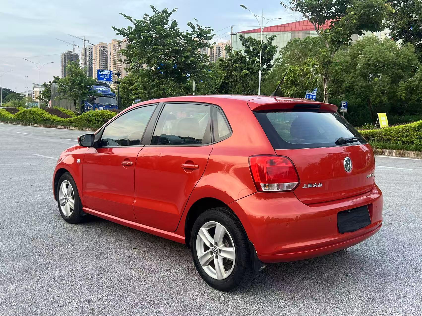 Volkswagen Polo 2011 thumb 2