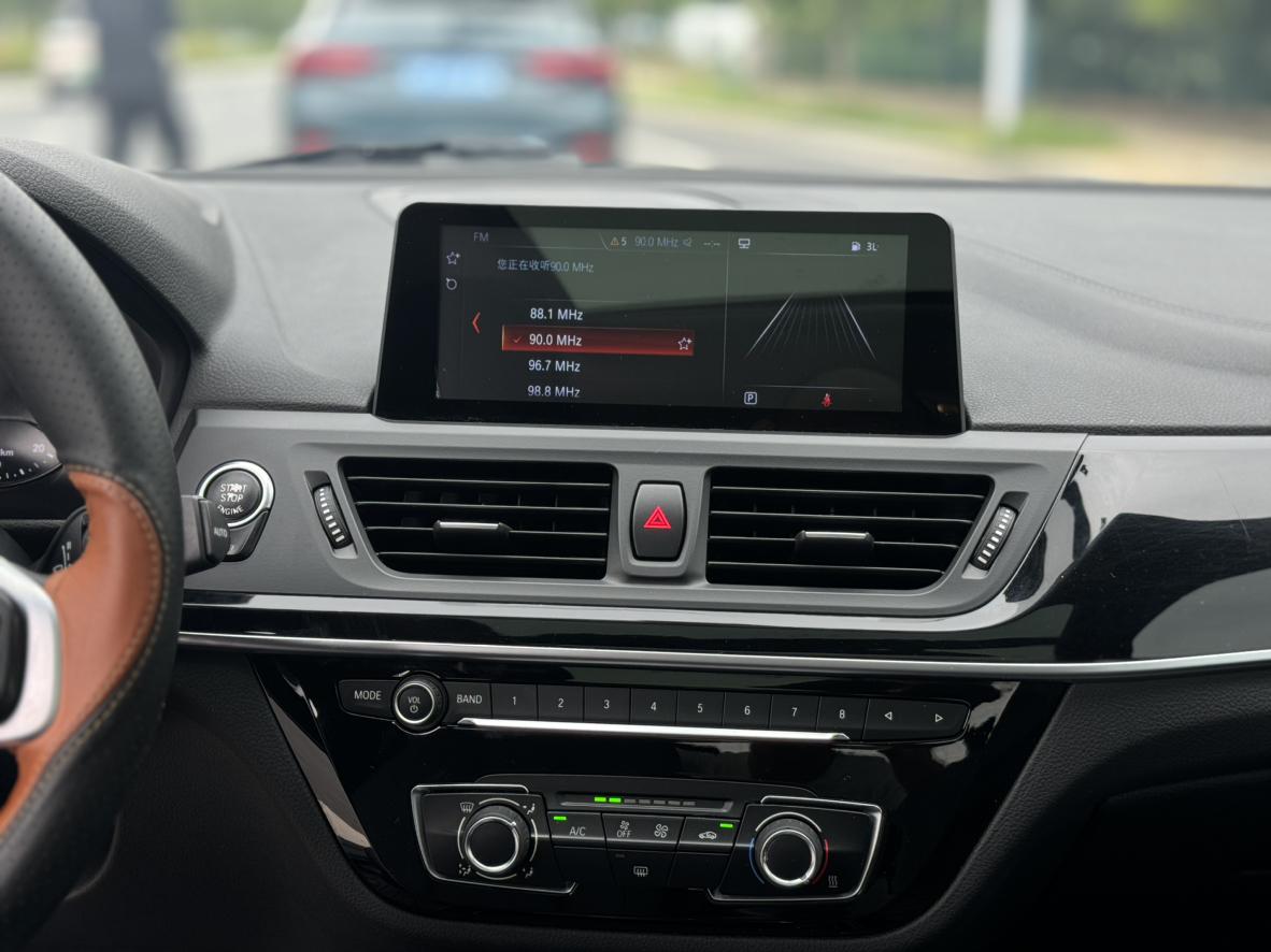 BMW 1 серии 2018 thumb 5