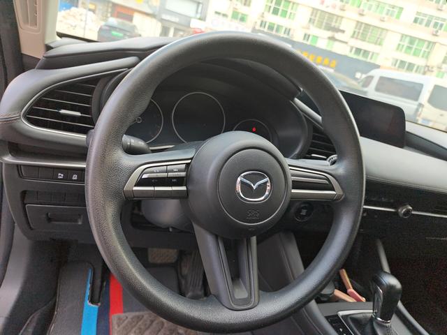 Mazda 3 2020 thumb 5