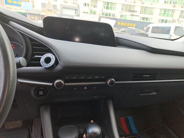 Mazda 3 2020 thumb 6