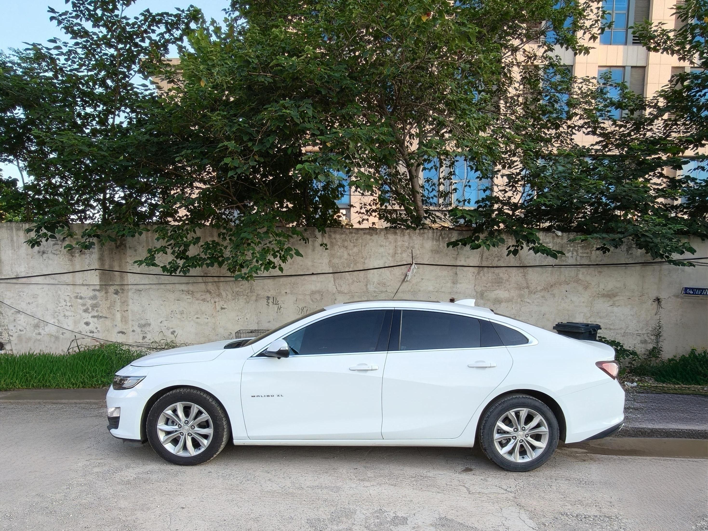 Chevrolet Malibu 2021 thumb 2
