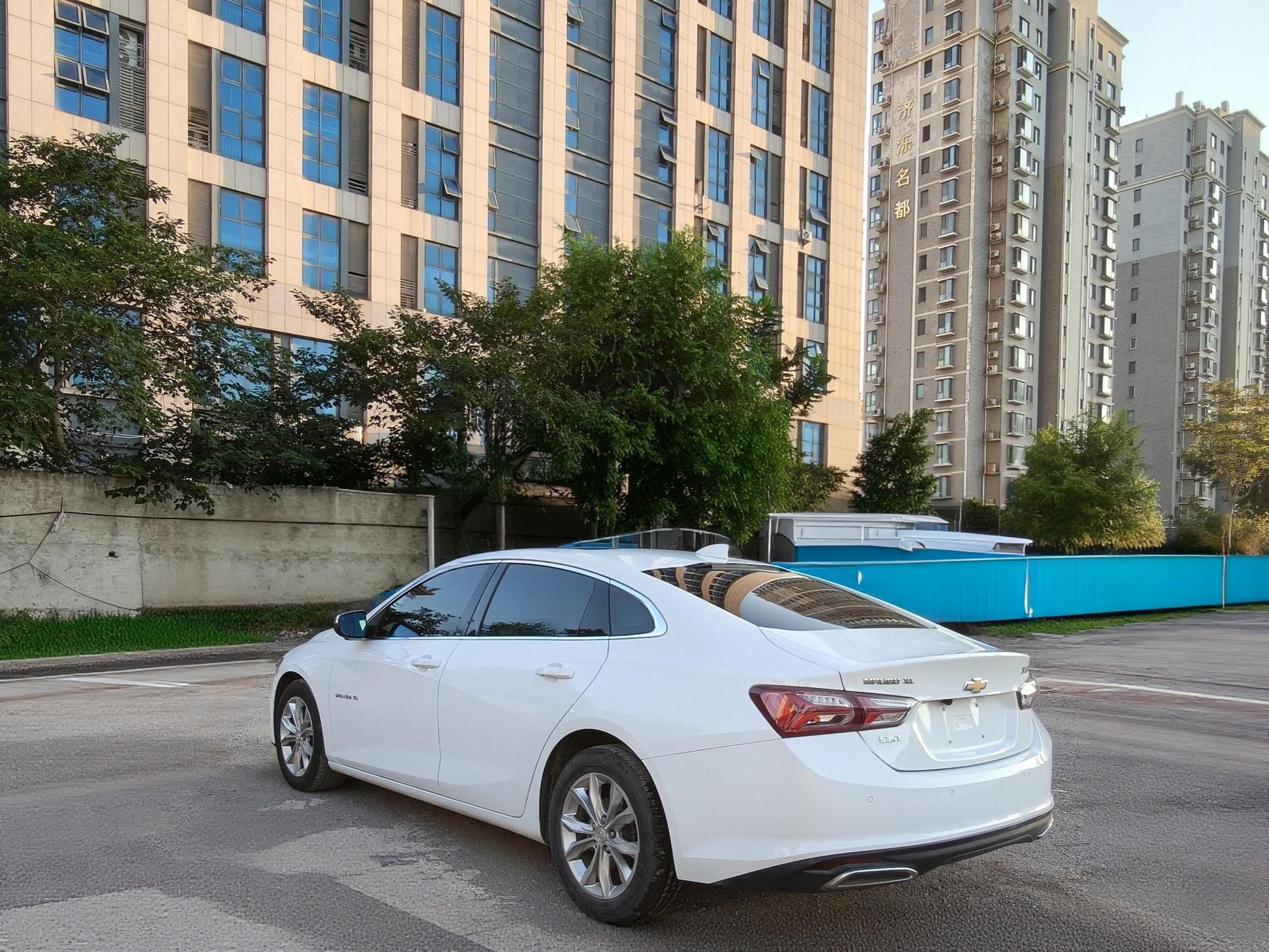 Chevrolet Malibu 2021 thumb 3