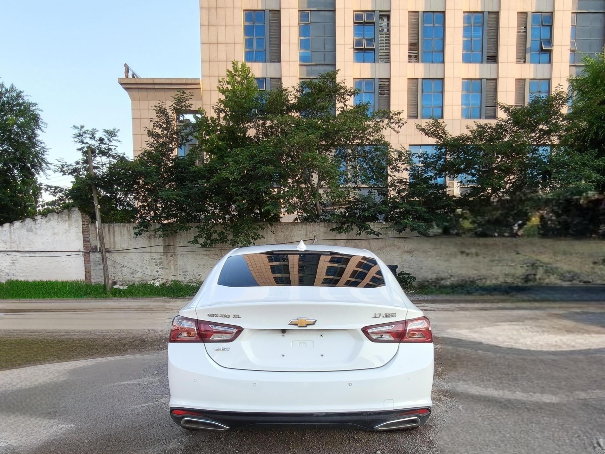 Chevrolet Malibu 2021 thumb 4