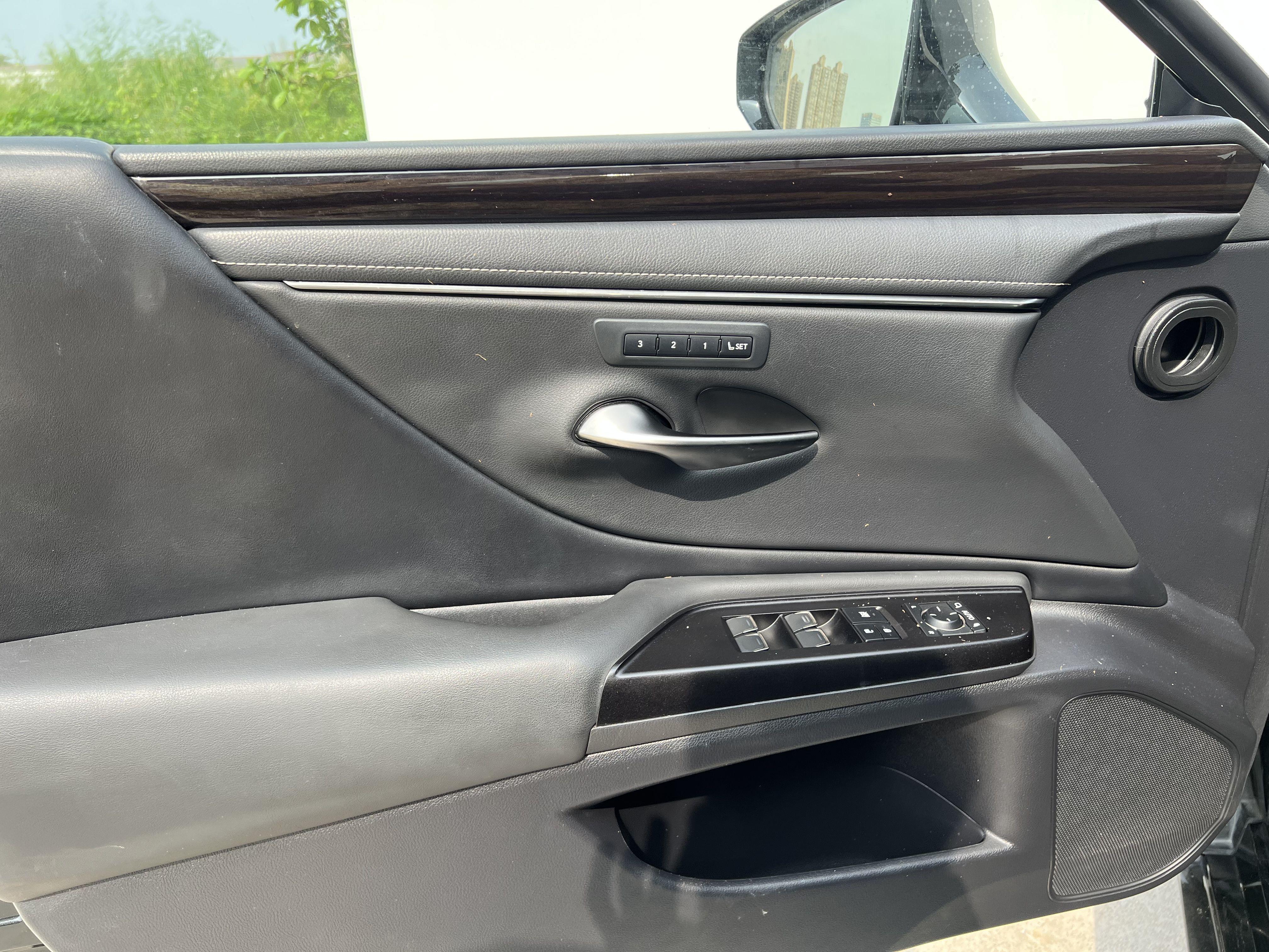 Lexus ES 2021 thumb 6