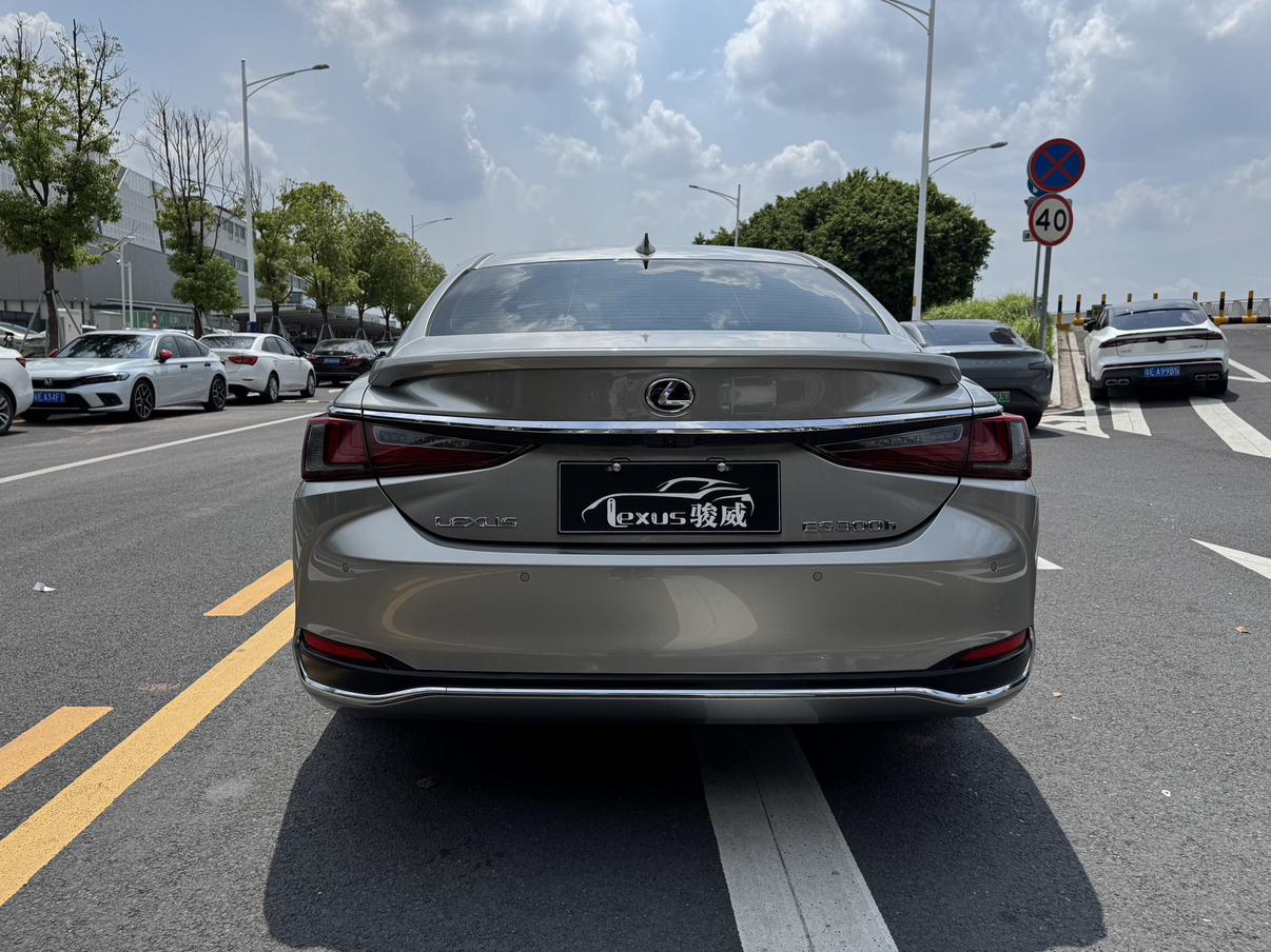 Lexus ES 2022 thumb 4