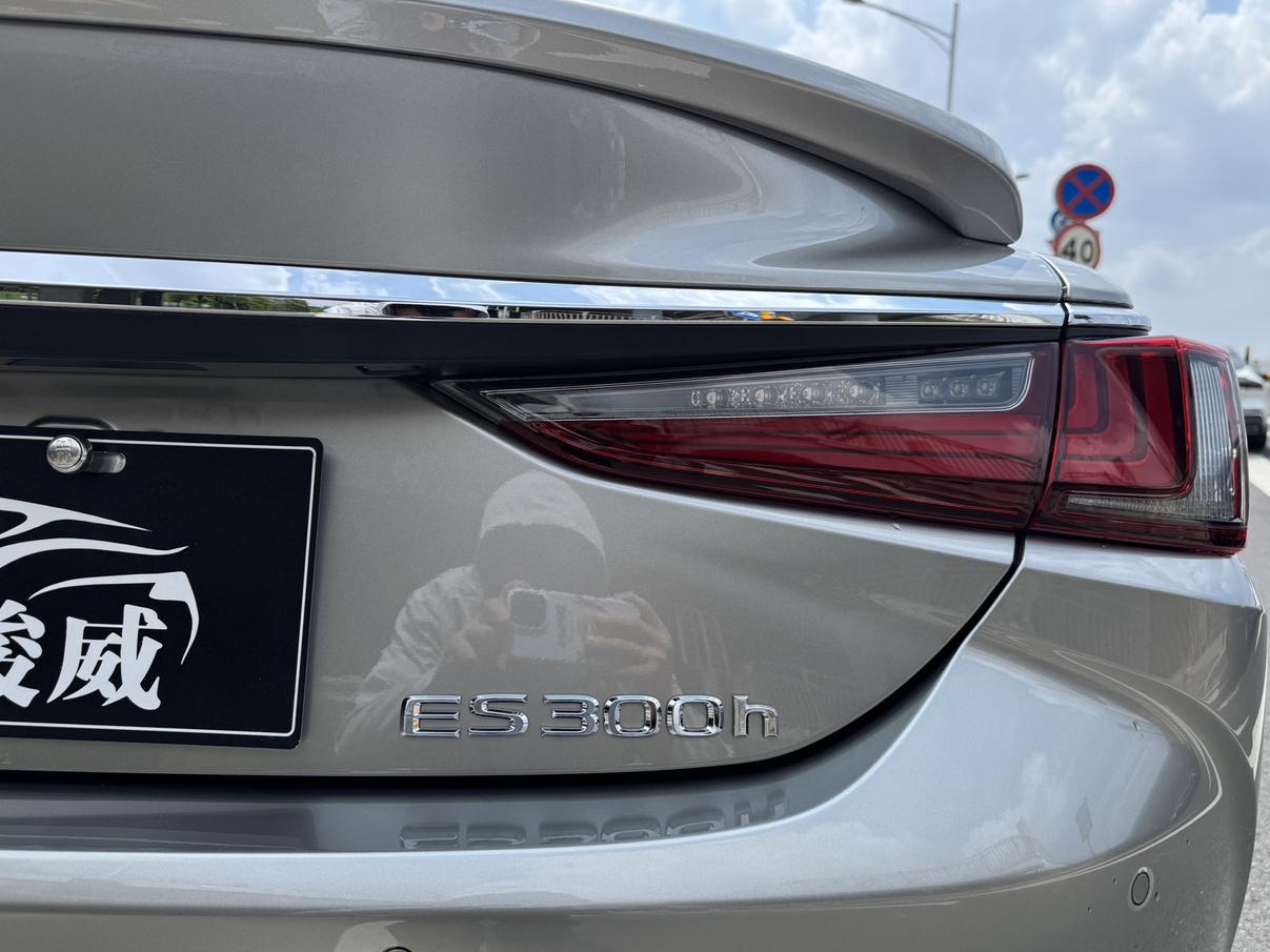 Lexus ES 2022 thumb 6