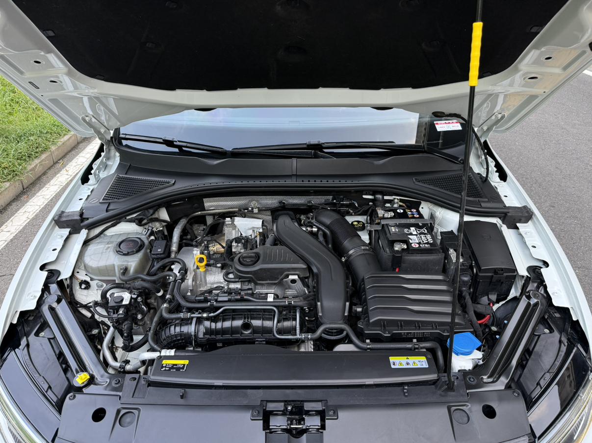 Volkswagen Bora 2024 thumb 6