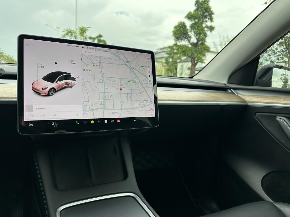 Tesla Model Y 2021 thumb 7