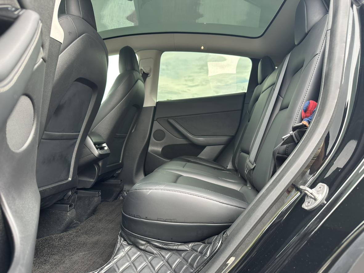 Tesla Model Y 2021 thumb 11