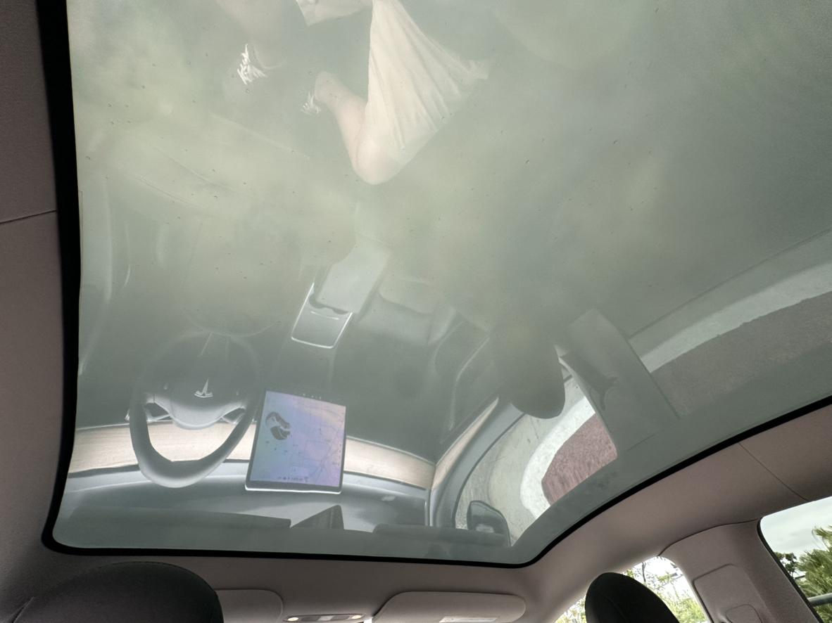 Tesla Model Y 2021 thumb 12