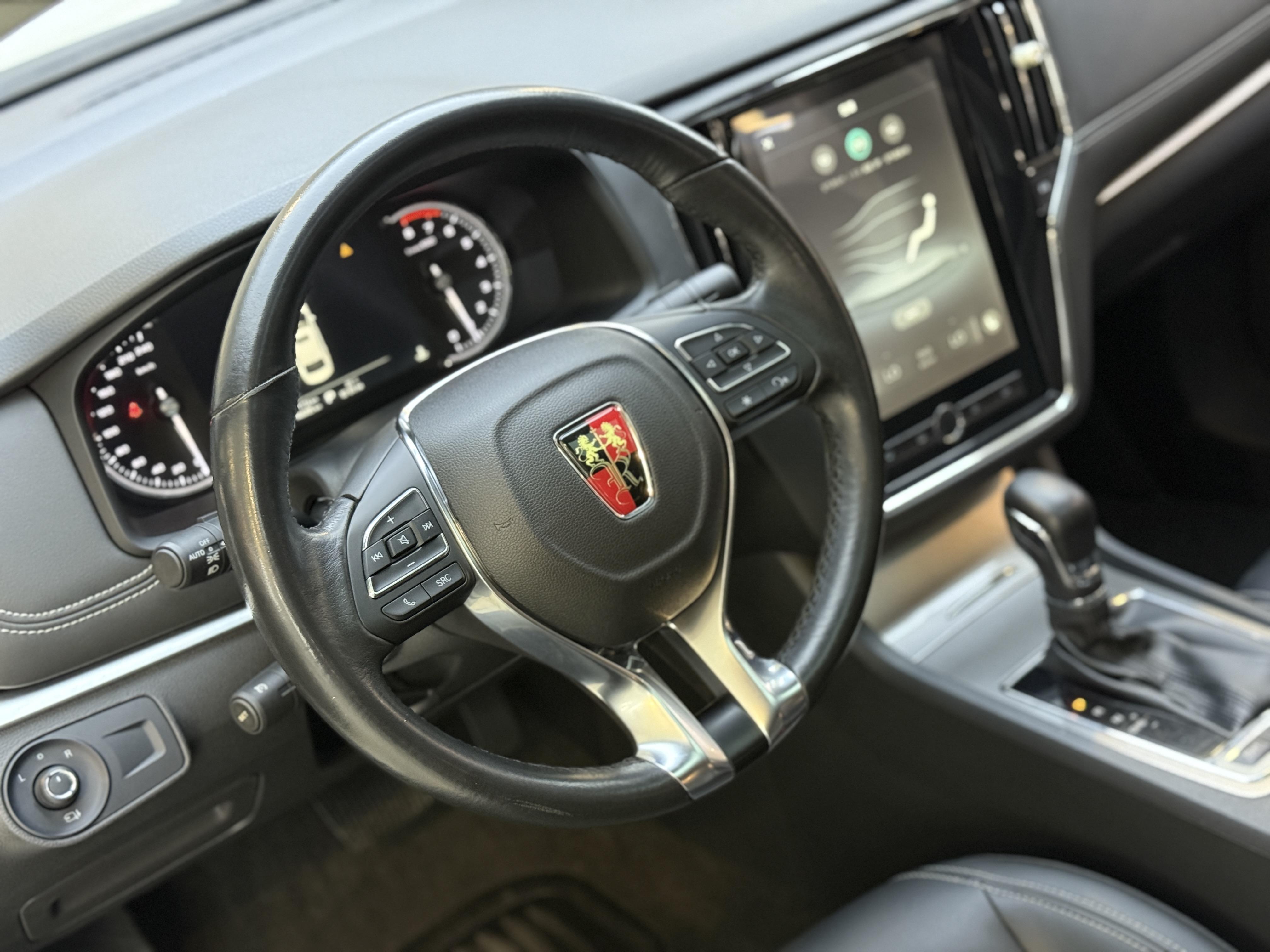 Roewe i6 2017 thumb 9