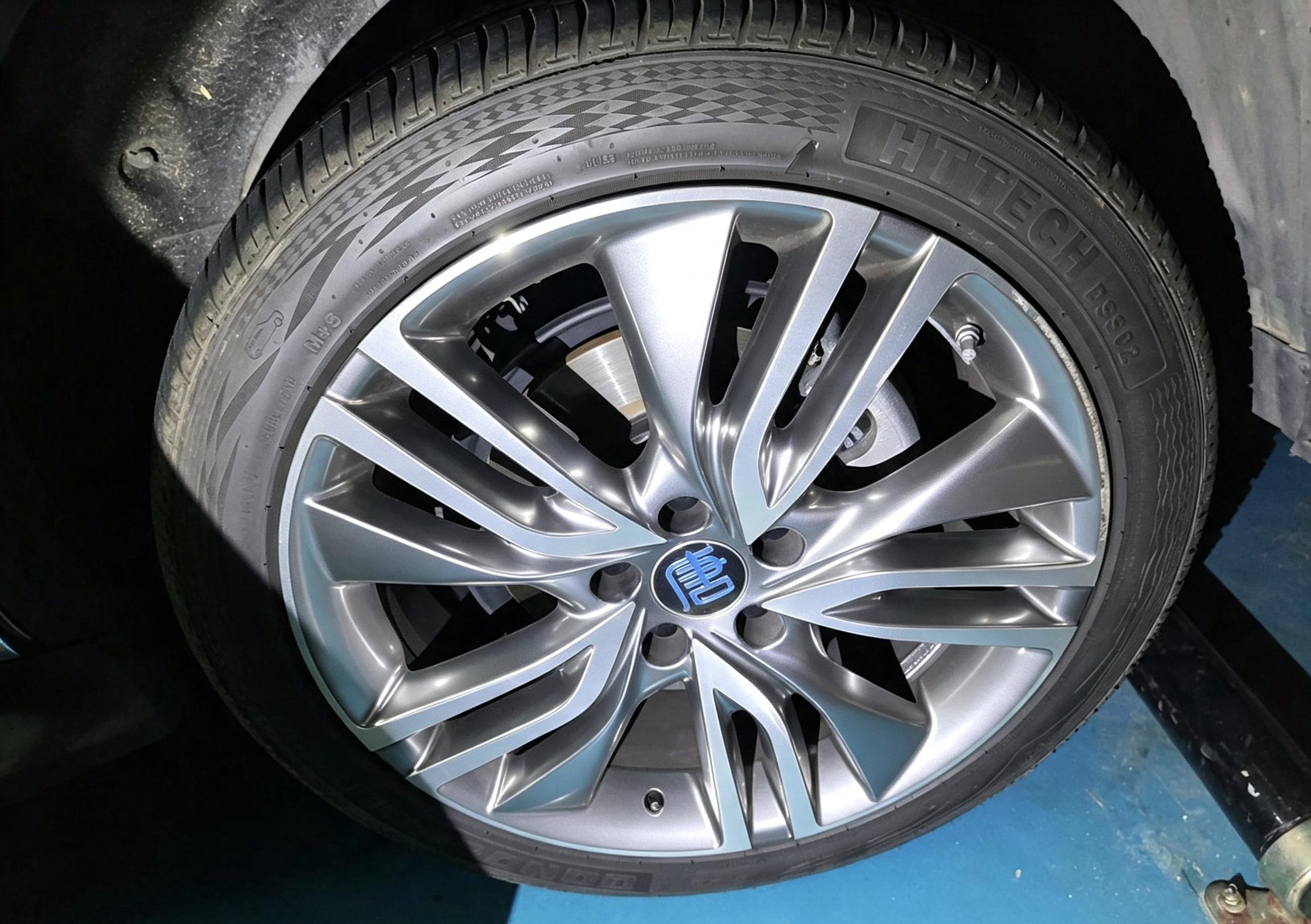 BYD Tang 2017 thumb 4