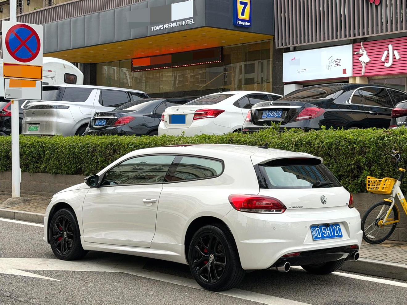 Volkswagen Scirocco 2011 thumb 2