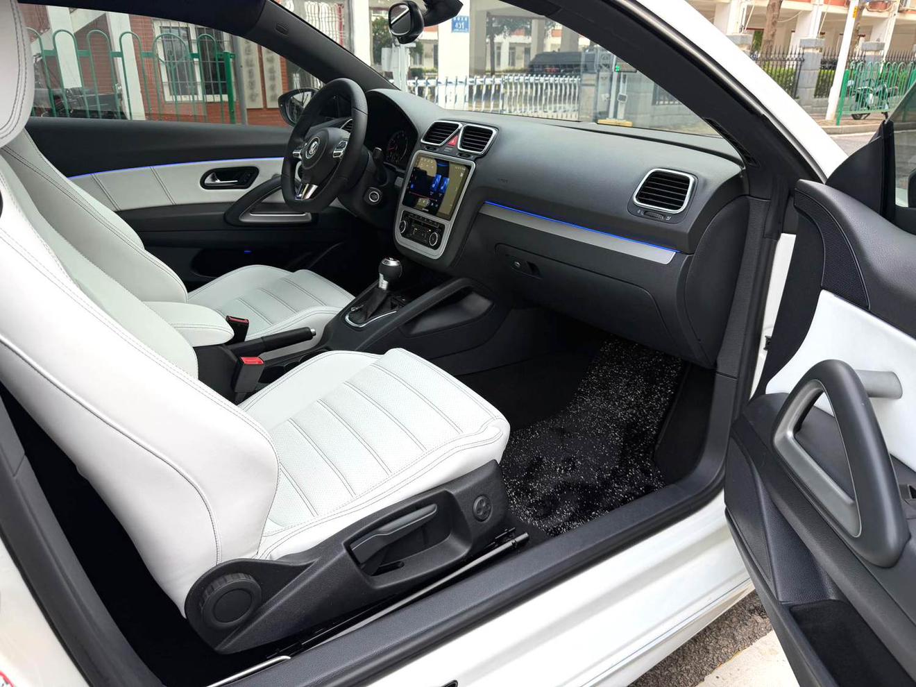 Volkswagen Scirocco 2011 thumb 6