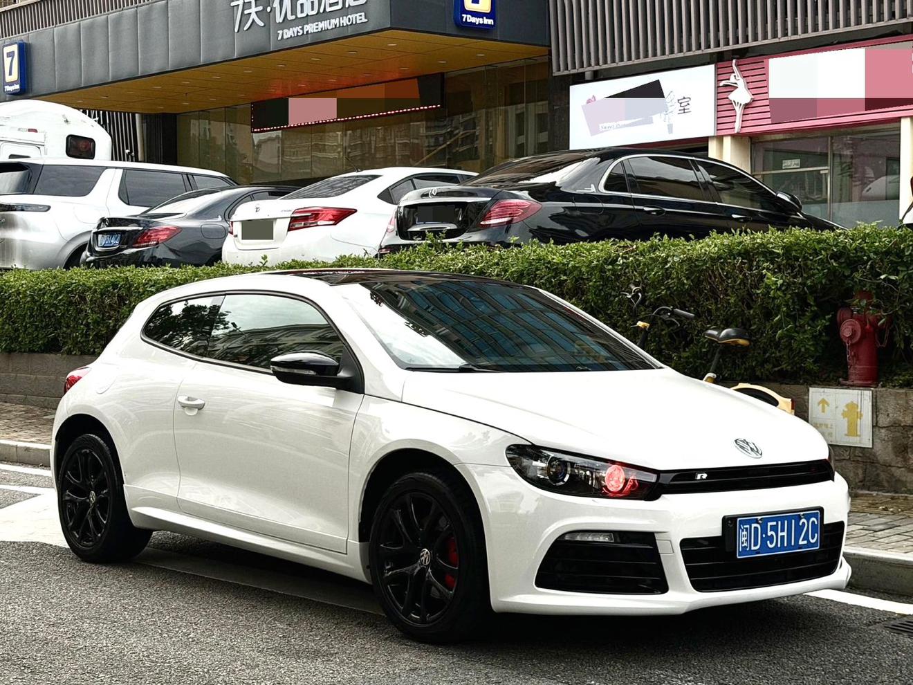 Volkswagen Scirocco 2011 thumb 12