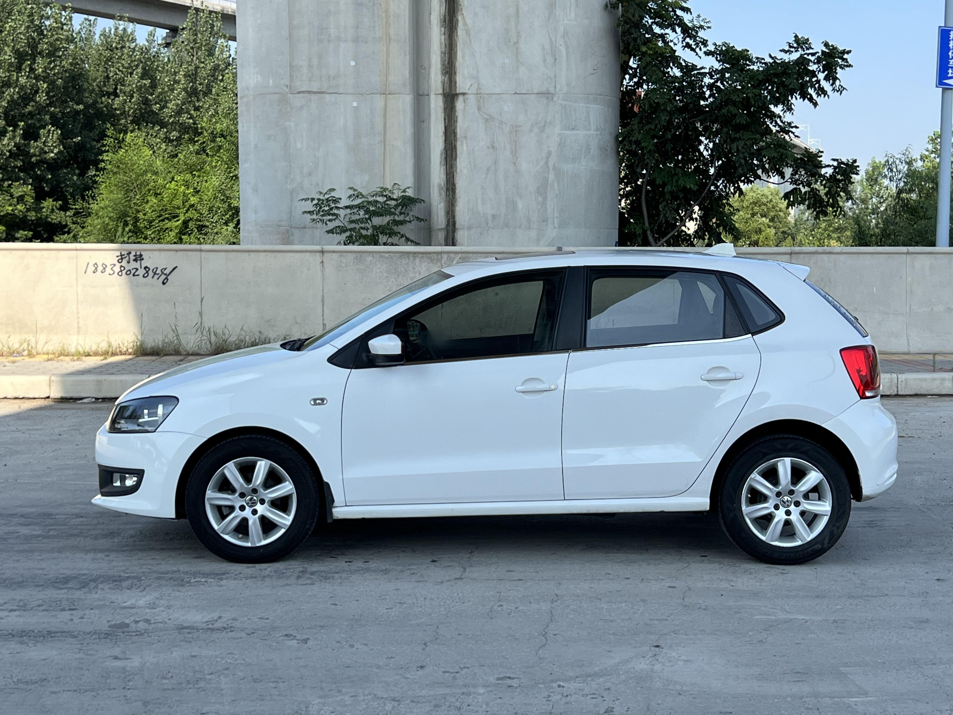 Volkswagen Polo 2013 thumb 2