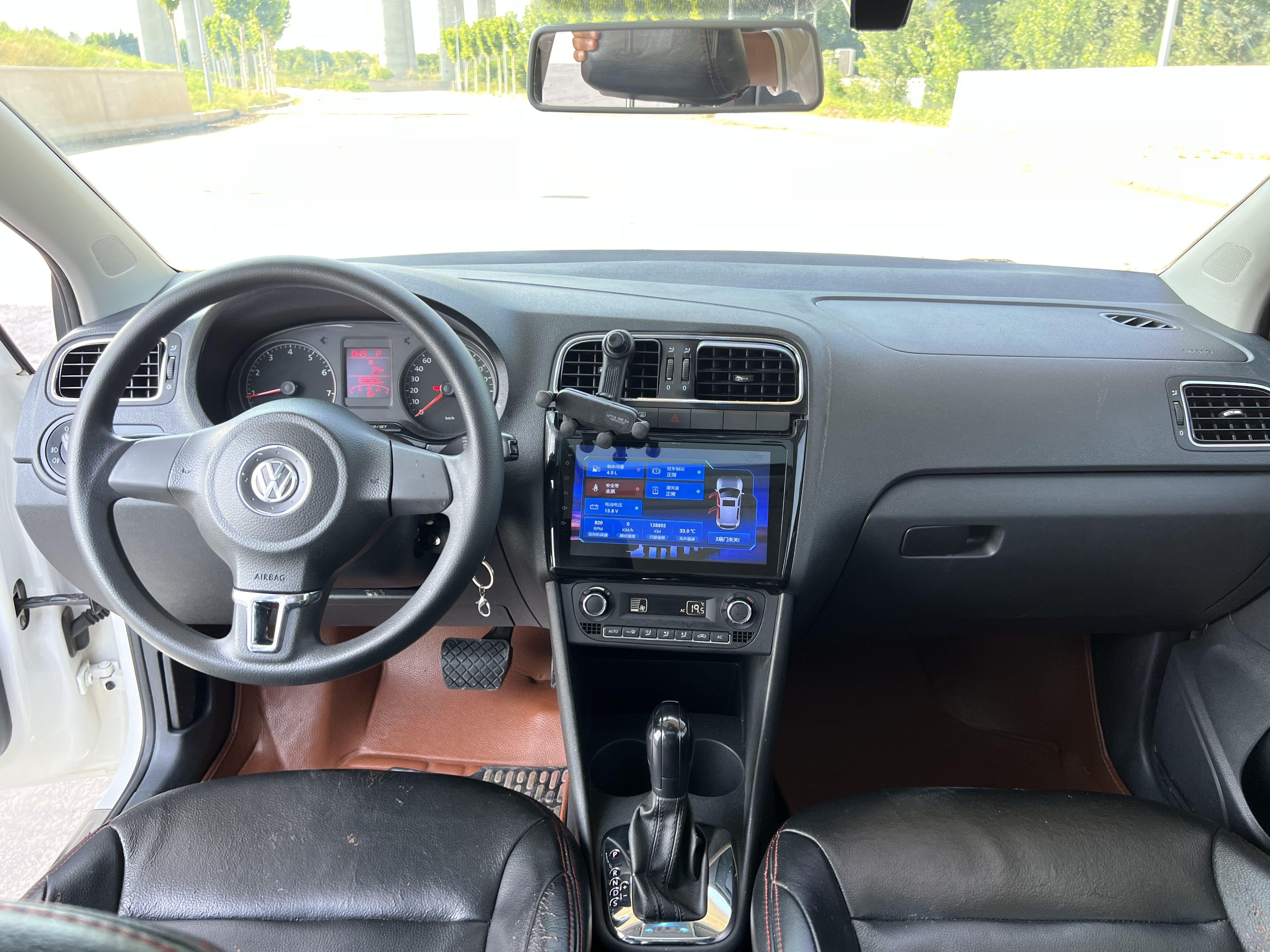 Volkswagen Polo 2013 thumb 10