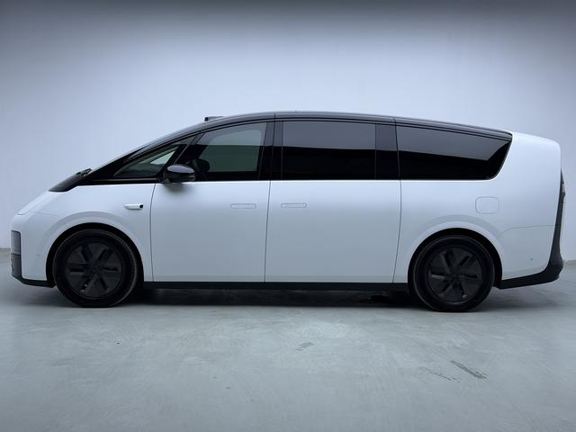 Lixiang (Li Auto) Mega 2025 thumb 2