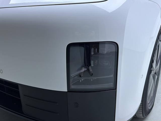 Lixiang (Li Auto) Mega 2025 thumb 10