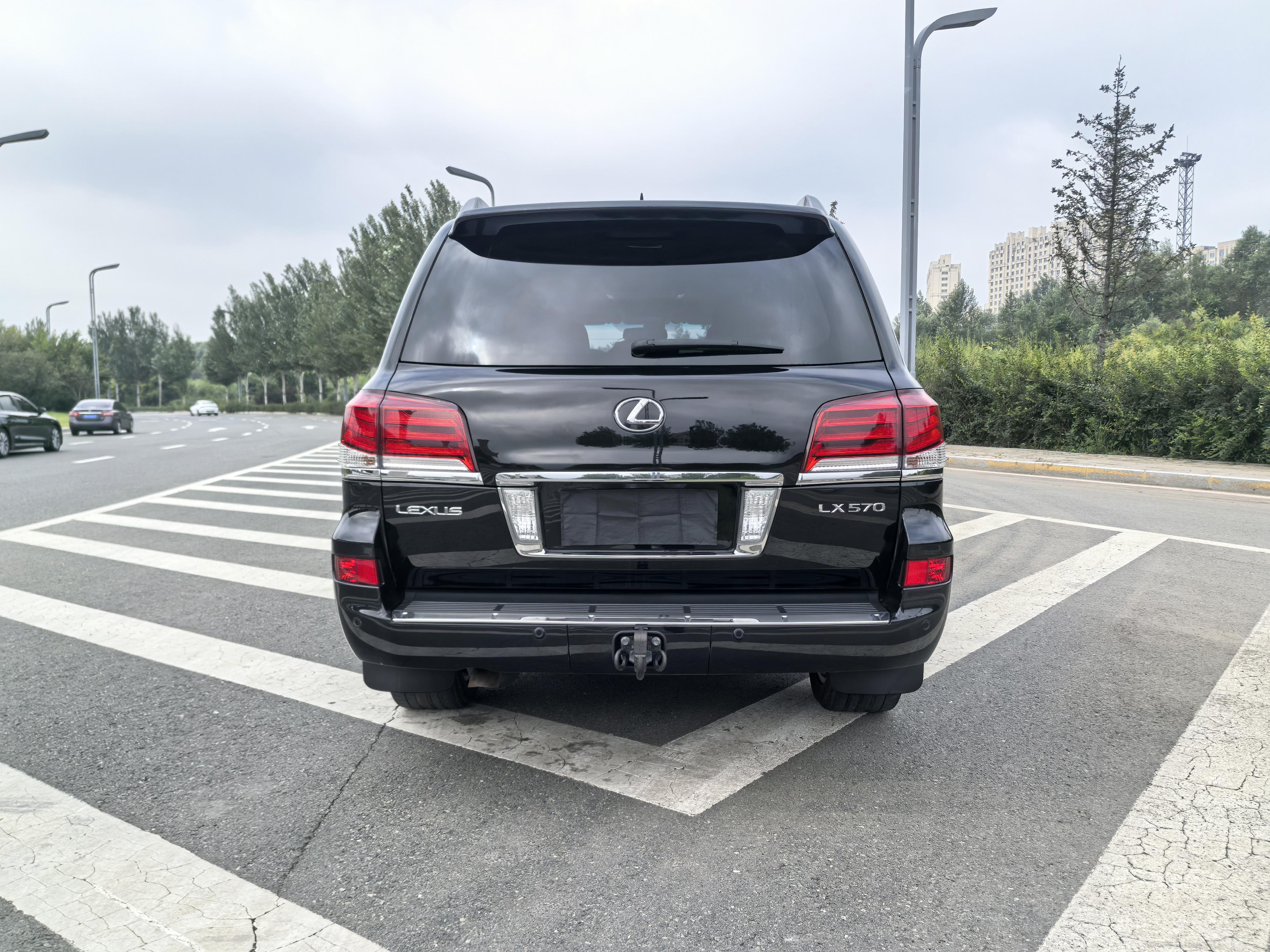 Lexus LX 2012 thumb 3