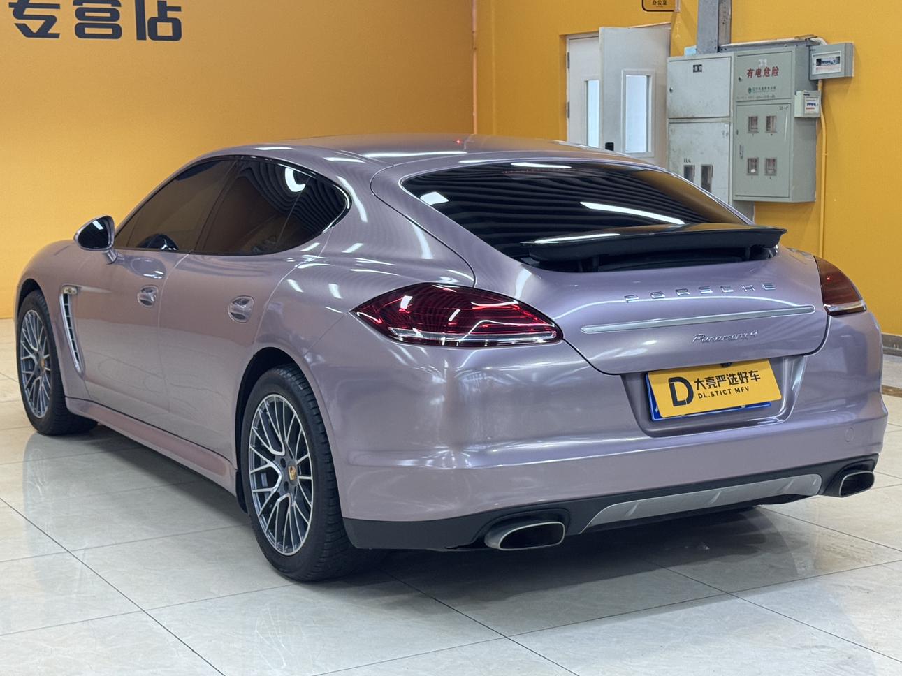 Porsche Panamera 2013 thumb 3