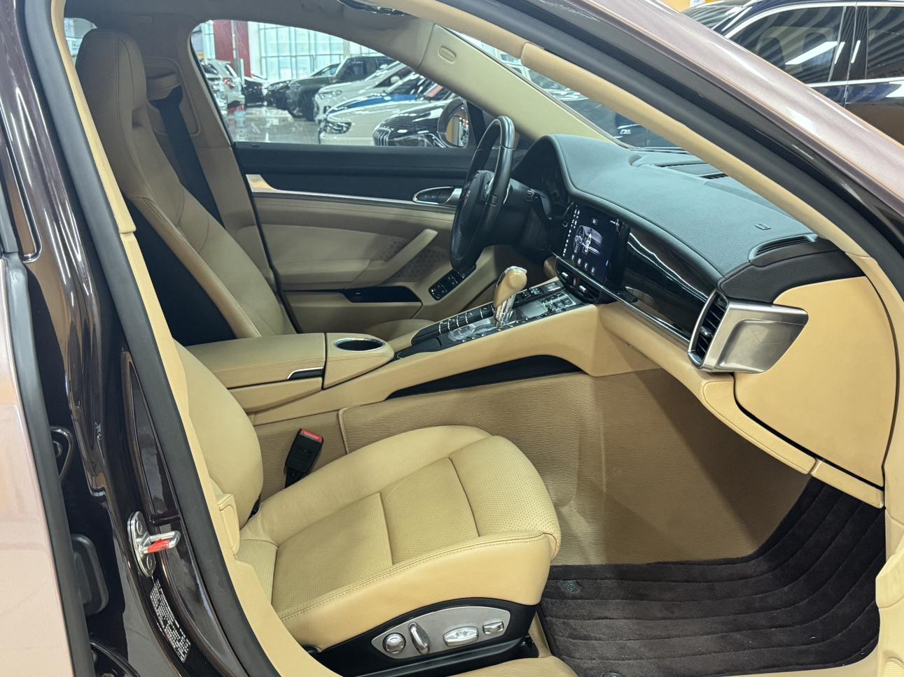 Porsche Panamera 2013 thumb 9