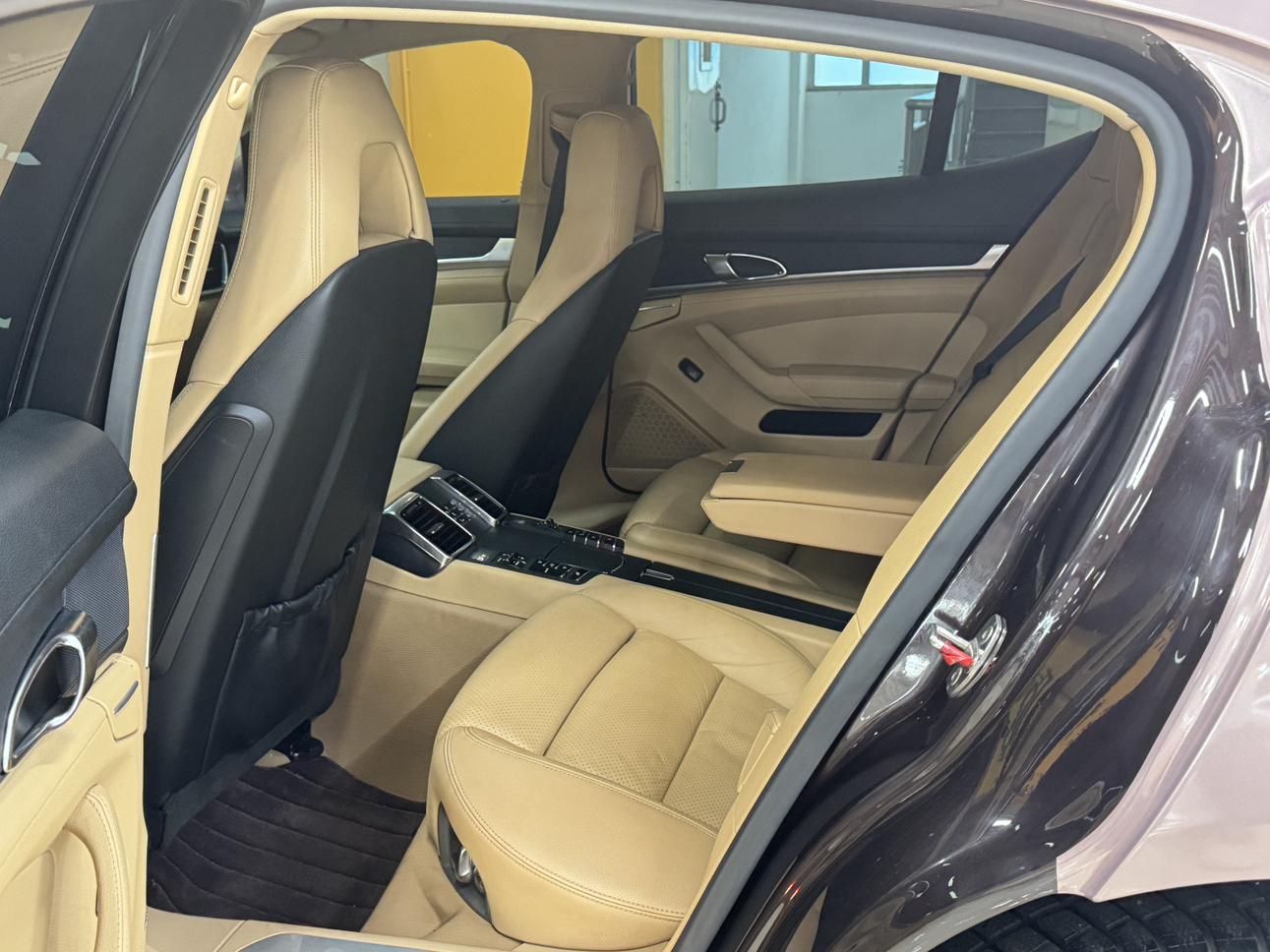 Porsche Panamera 2013 thumb 10