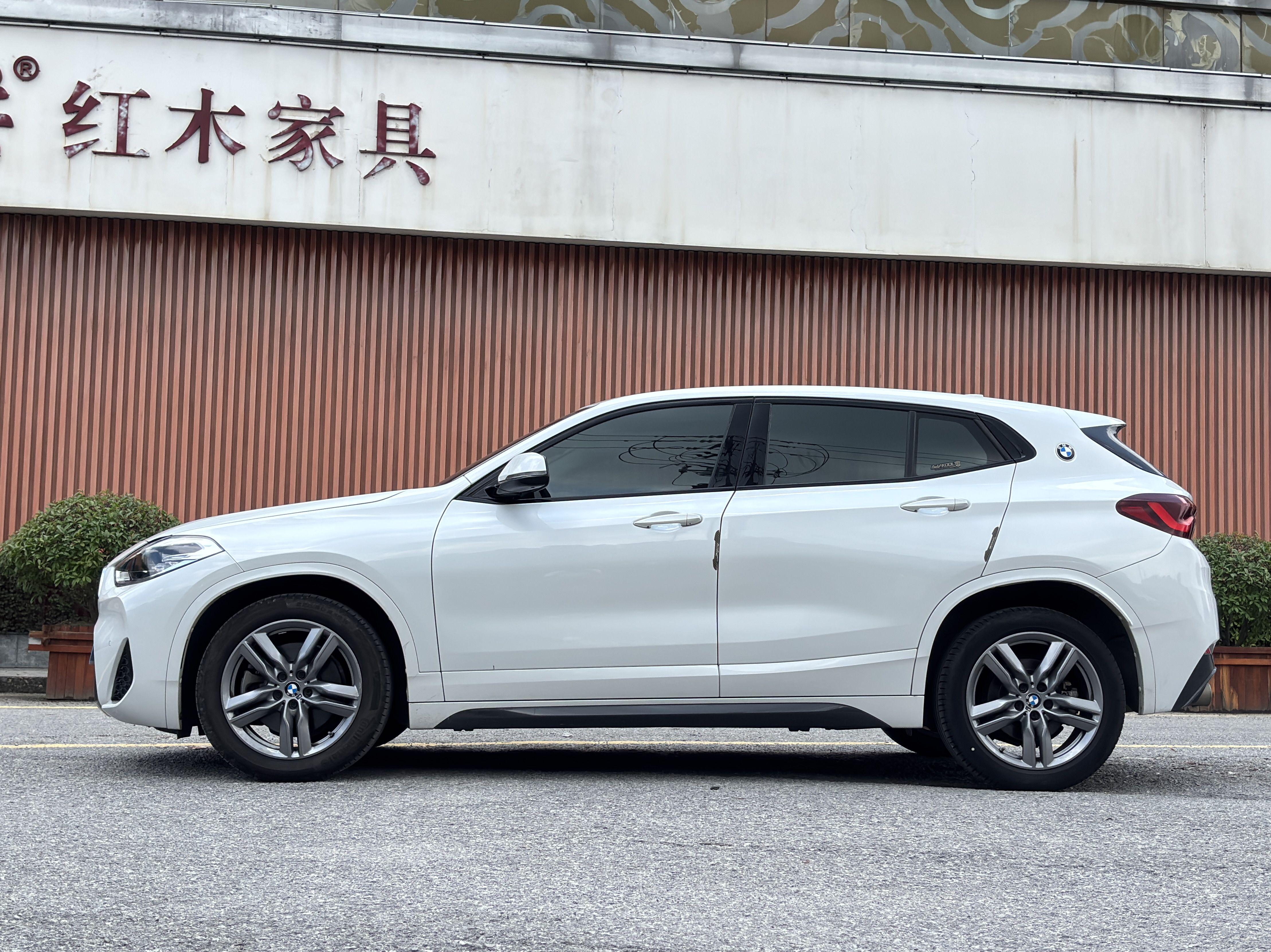BMW X2 2021 thumb 2