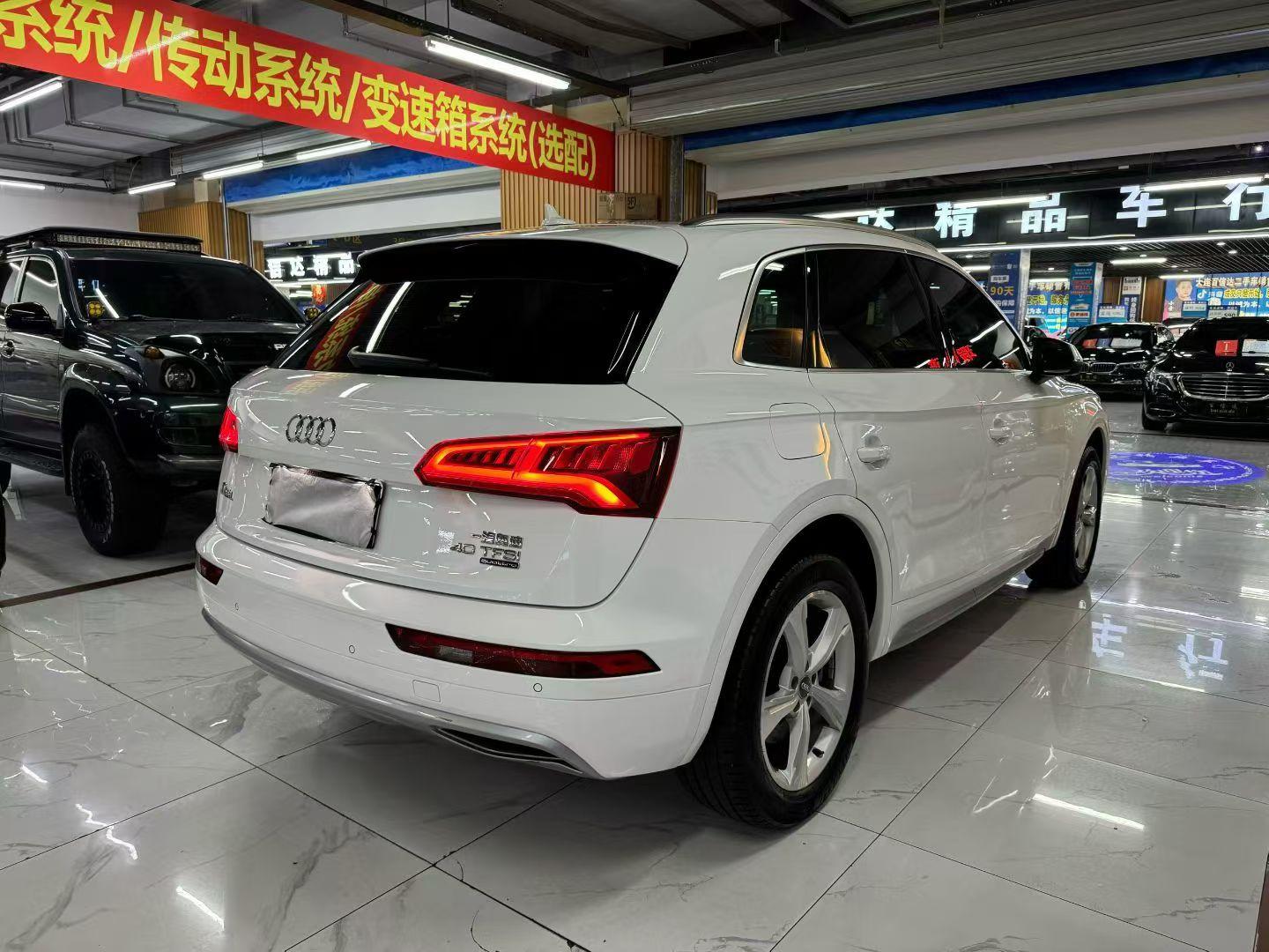 Audi Q5 2018 thumb 4