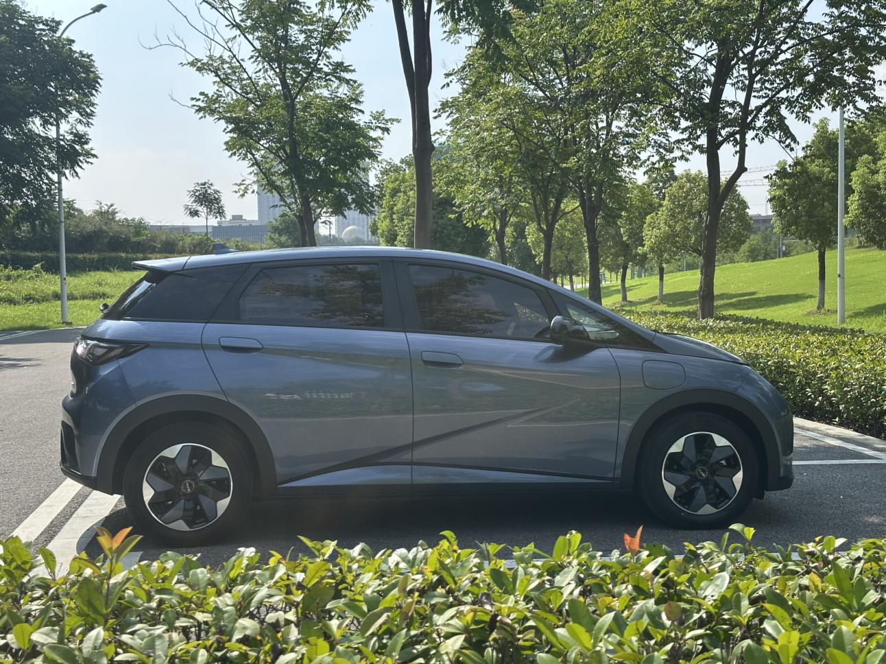 BYD Dolphin 2023 thumb 5