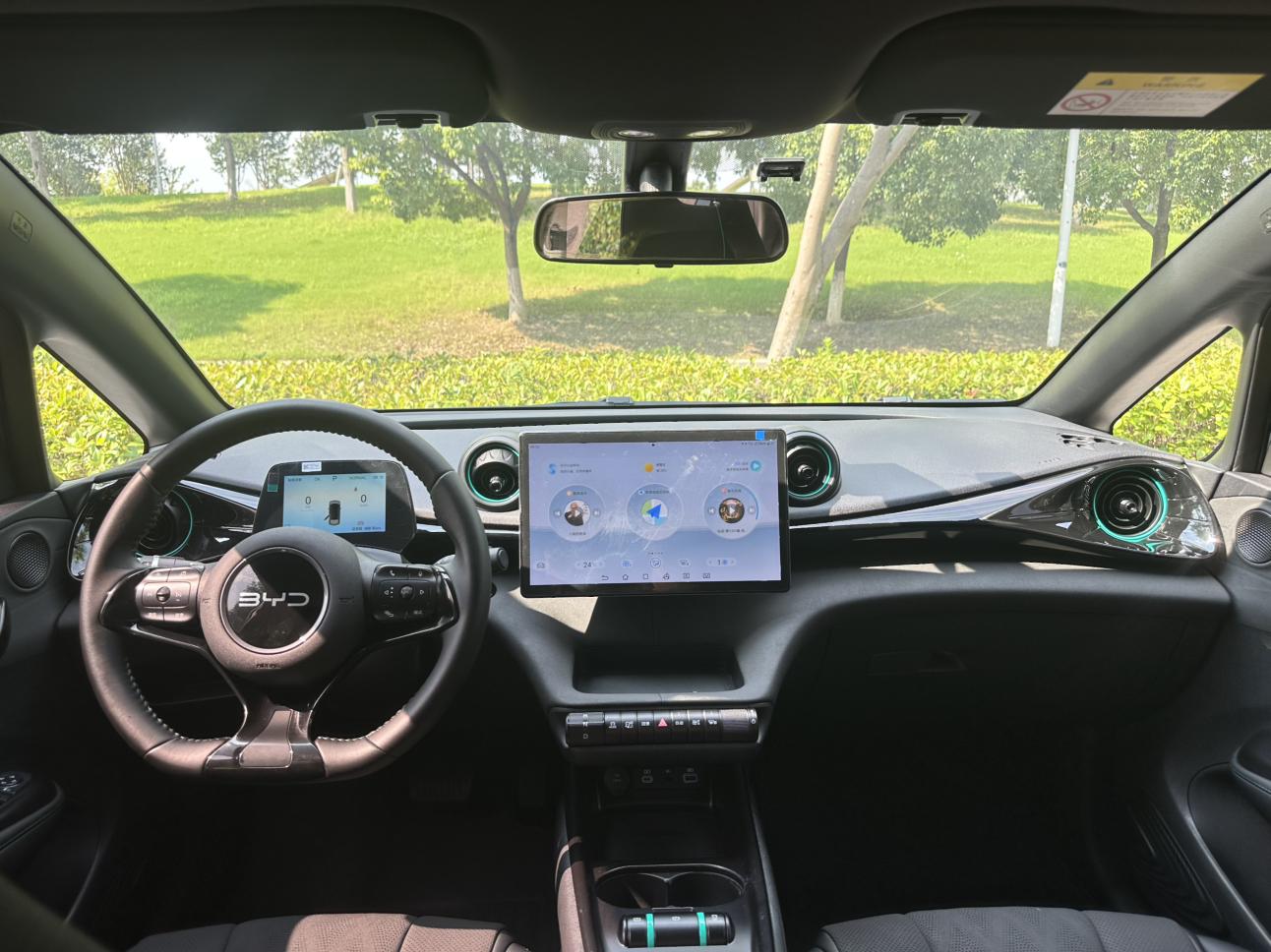 BYD Dolphin 2023 thumb 7