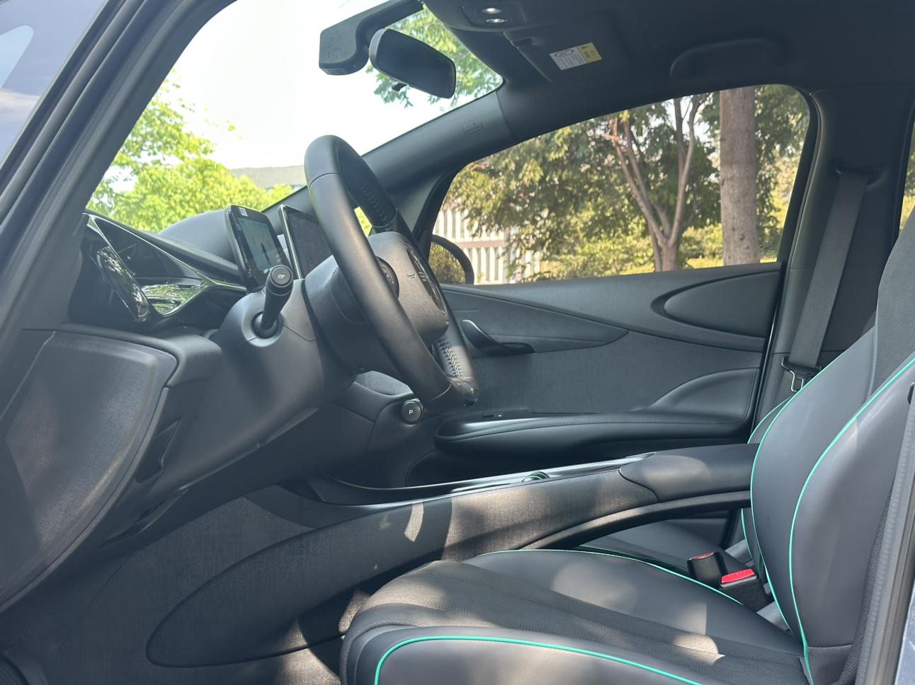 BYD Dolphin 2023 thumb 11