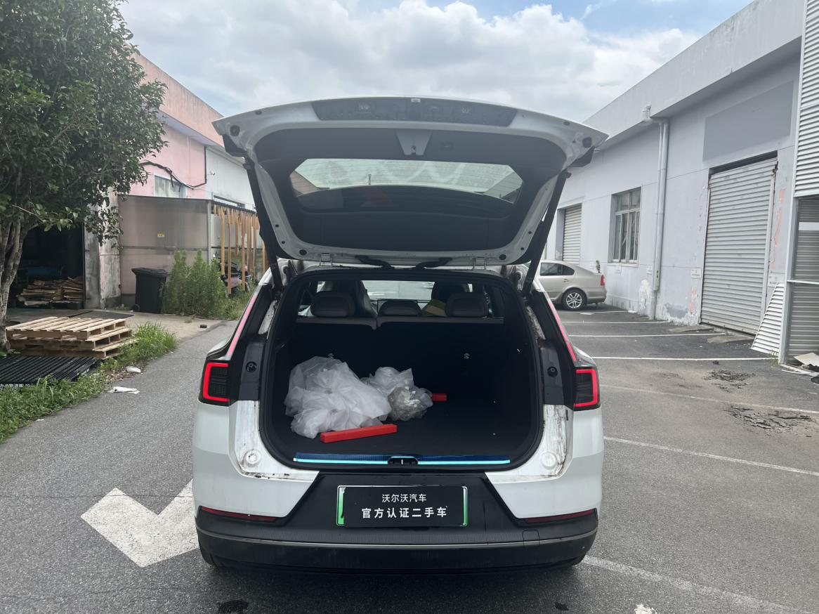 Volvo XC70 2026 thumb 2