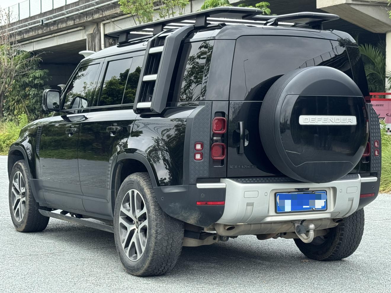 Land Rover Defender 2022 thumb 3