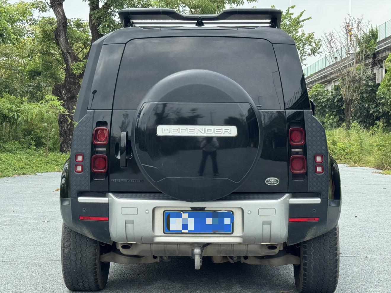 Land Rover Defender 2022 thumb 4