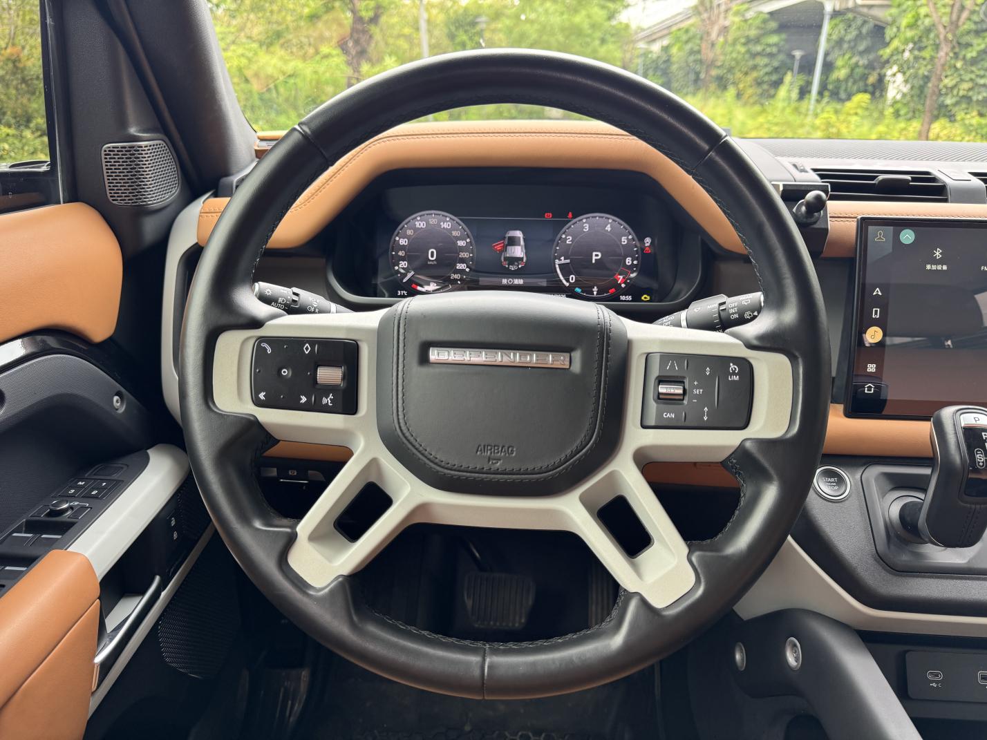 Land Rover Defender 2022 thumb 10