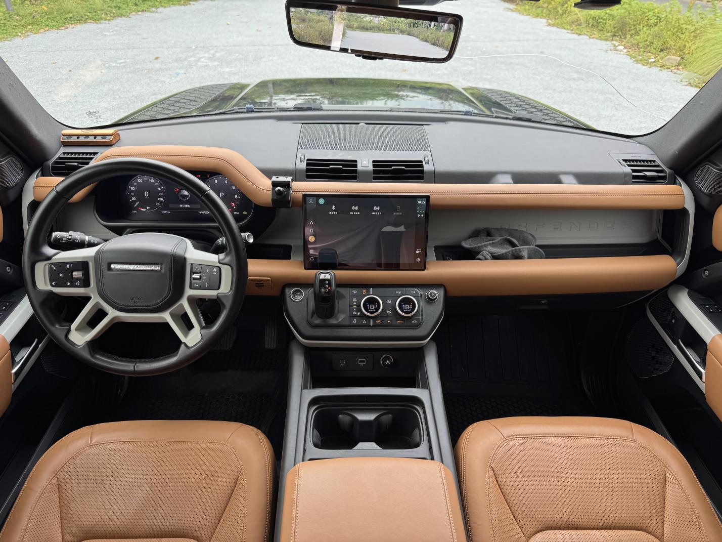 Land Rover Defender 2022 thumb 11
