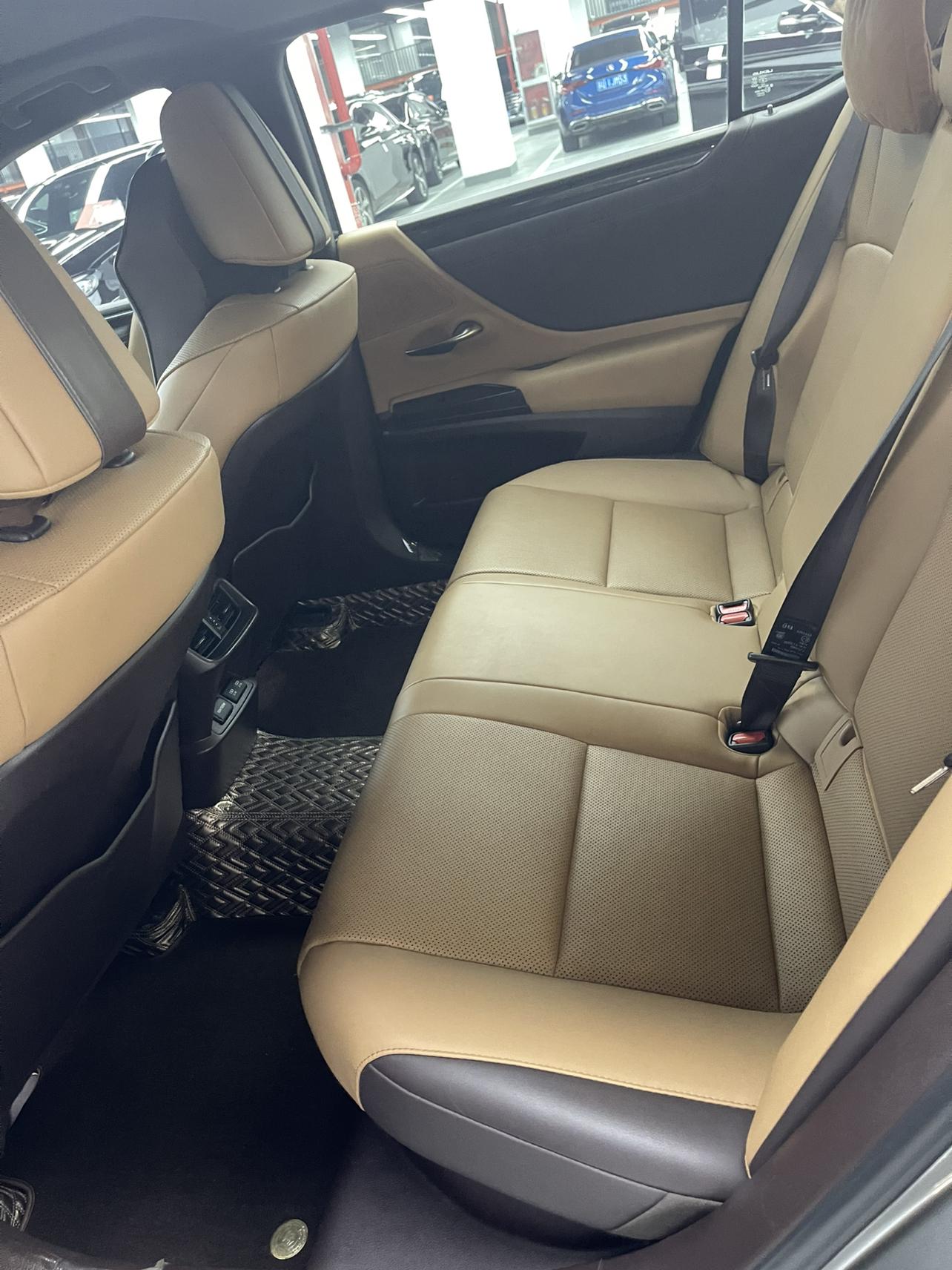 Lexus ES 2020 thumb 10