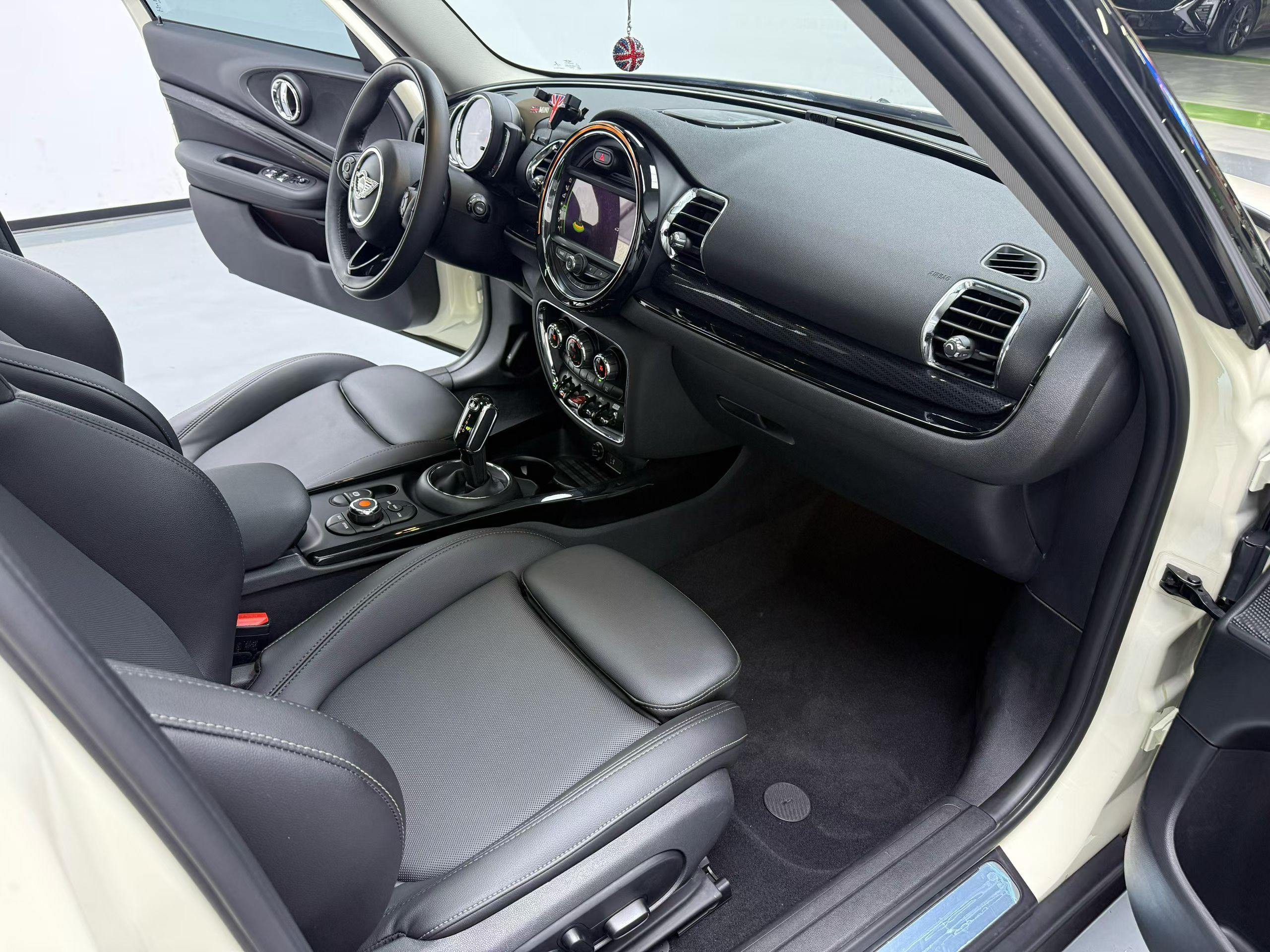 Mini Clubman 2019 thumb 3
