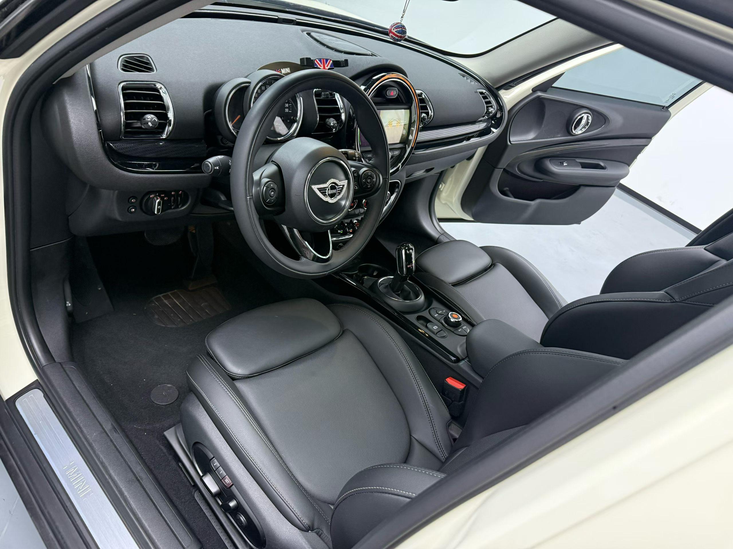 Mini Clubman 2019 thumb 6