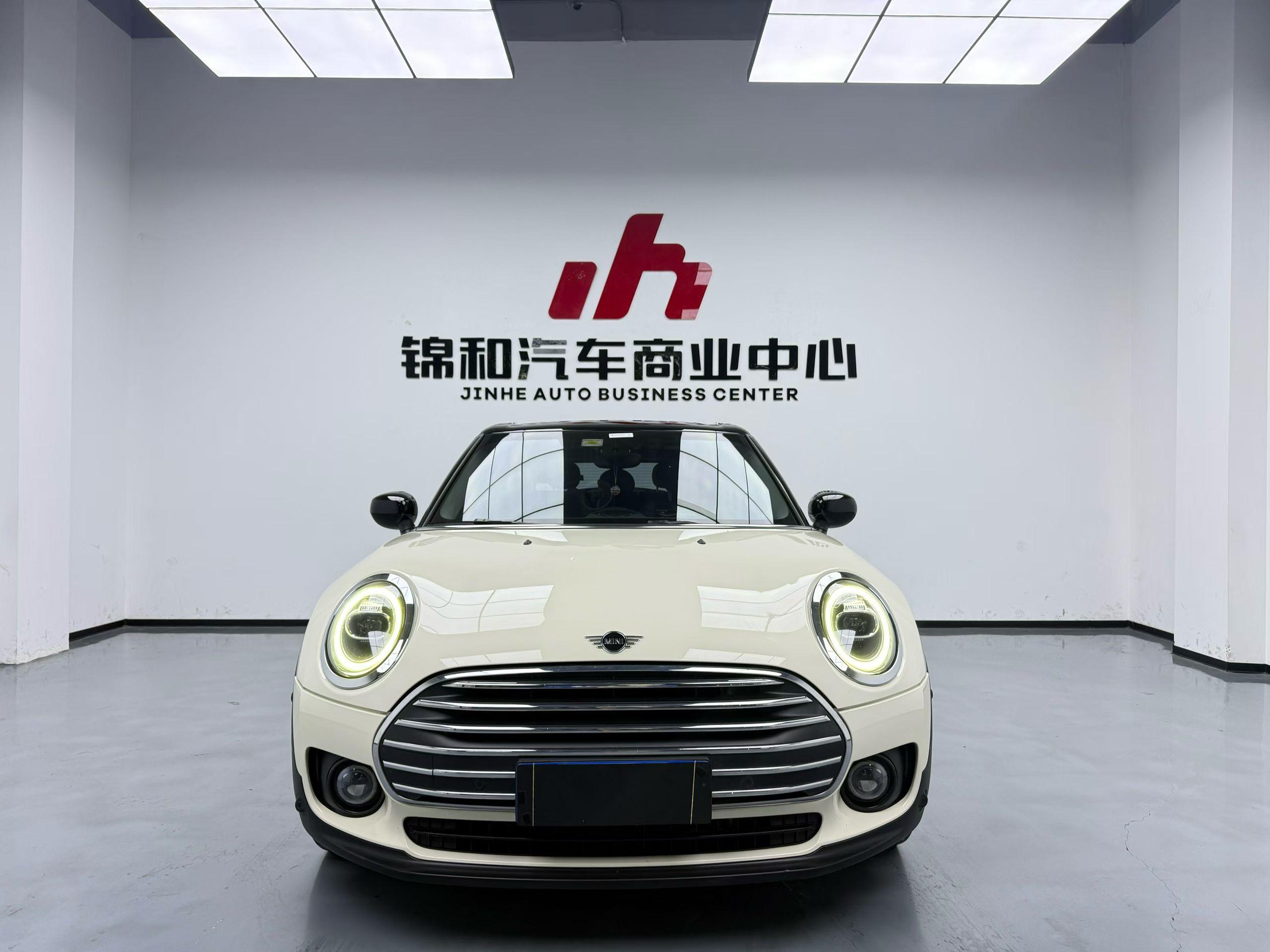 Mini Clubman 2019 thumb 10